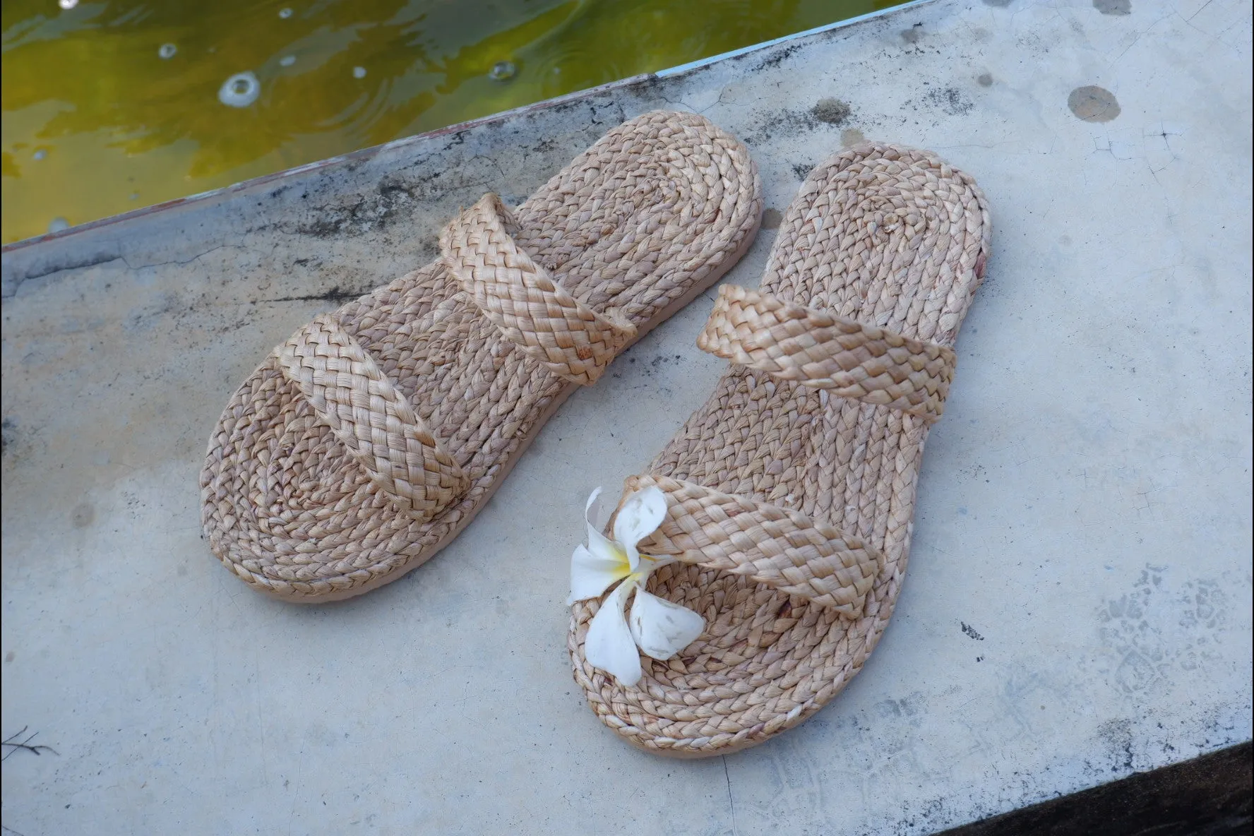 Beach Sandals straw sandals water hyacinth sandals