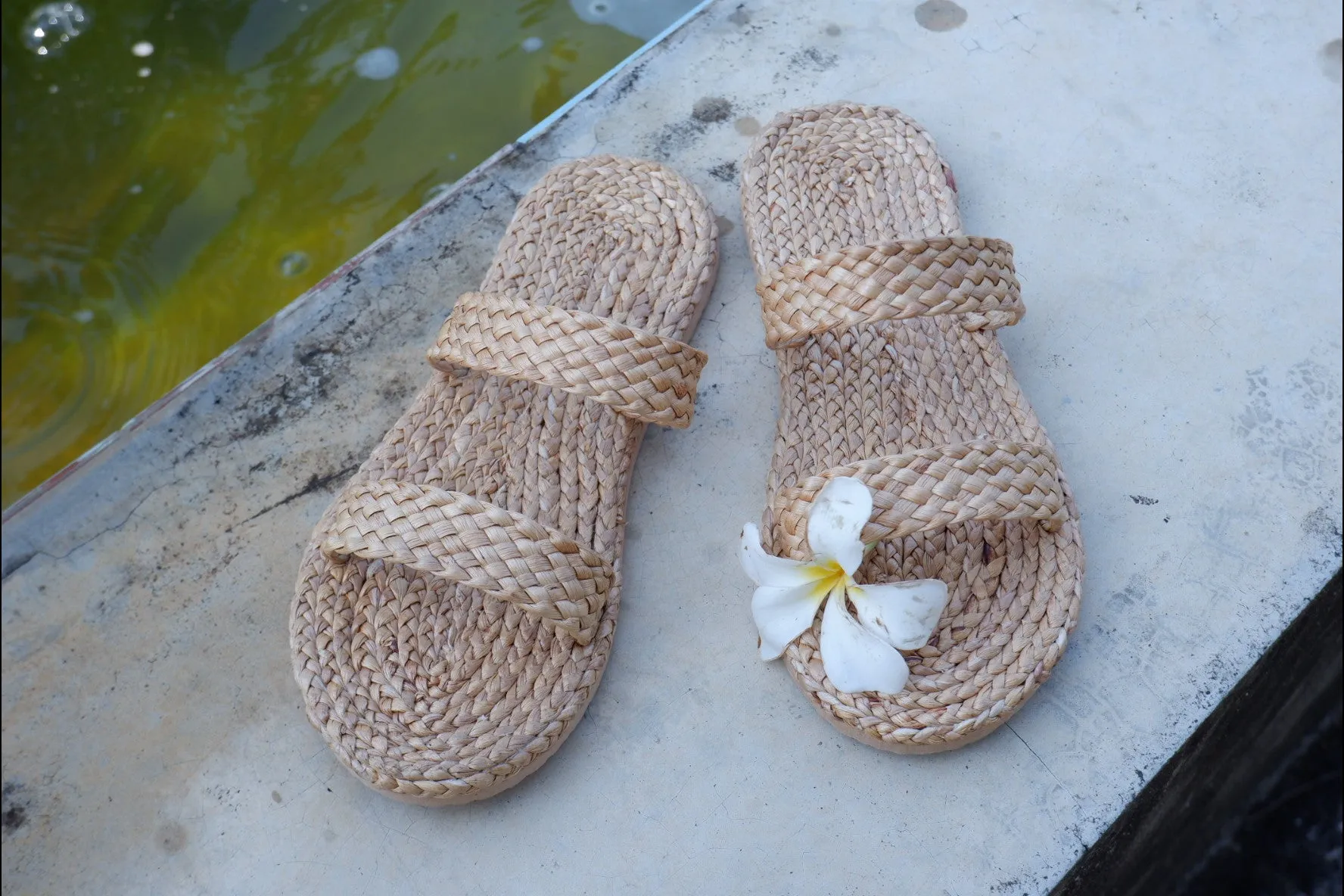 Beach Sandals straw sandals water hyacinth sandals